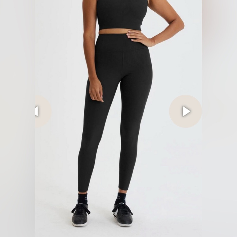 Girlfriend Collective Compressive Rib Leggings 28.5”L in Black